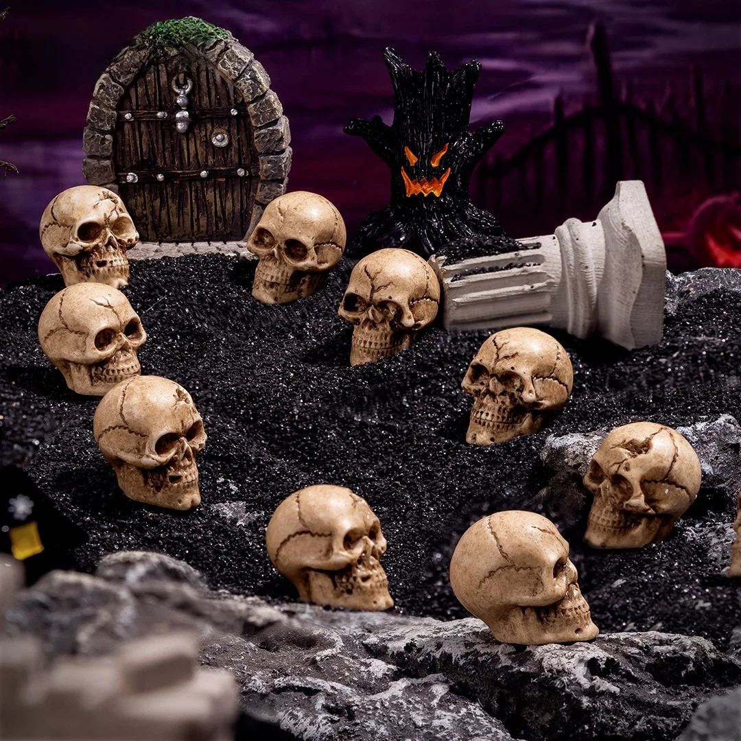 10PCS Halloween Skull Mini Figurines Resin Skull Miniature Halloween Dollhouse Plant Fish Tank Decoration Home Decor Miniatures