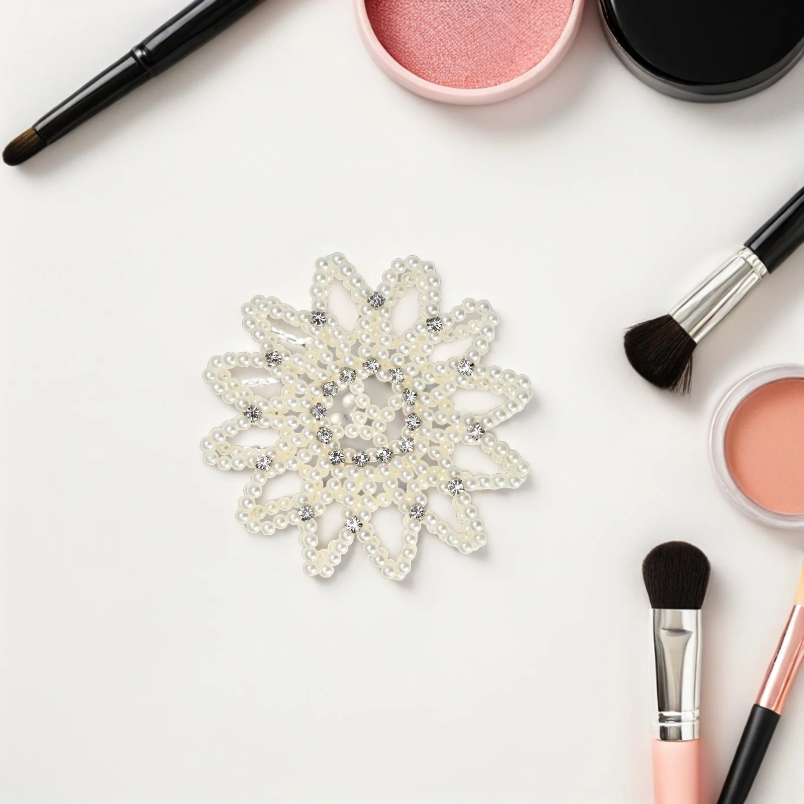 قطعتان من غطاء كعكة شعر الباليه المصنوع يدويًا من الكروشيه مع حجر الراين اللؤلؤي المطاطي لأداء الرقص للنساء بشكل آمن #4