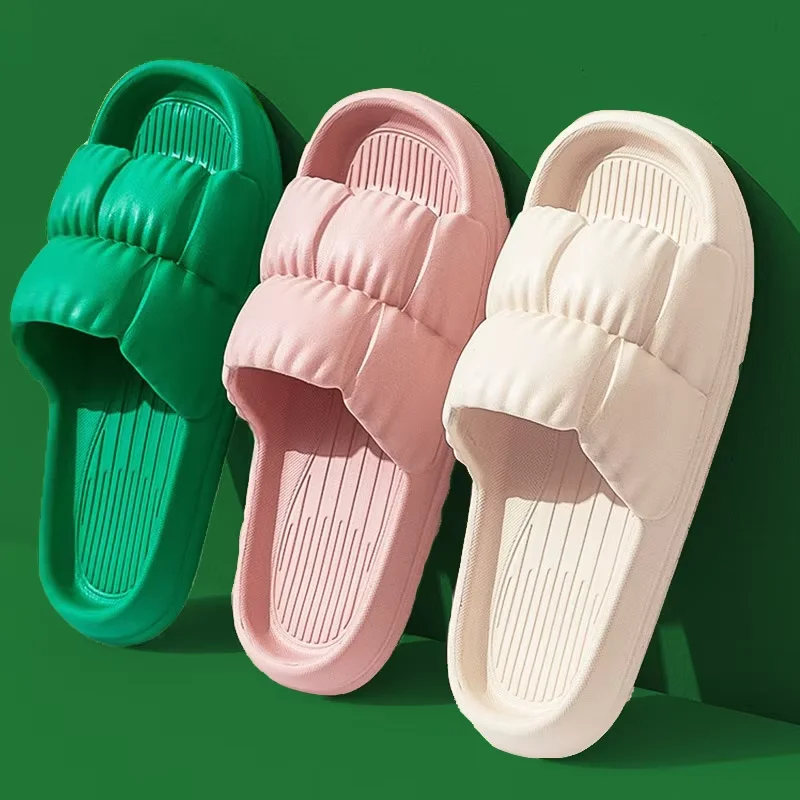 Women Soft Sole Cloud Slippers Thicken Platform Indoor Outdoor Beaches Sandals Summer EVA Non Slip Flip Flops 2025 New Wholesale