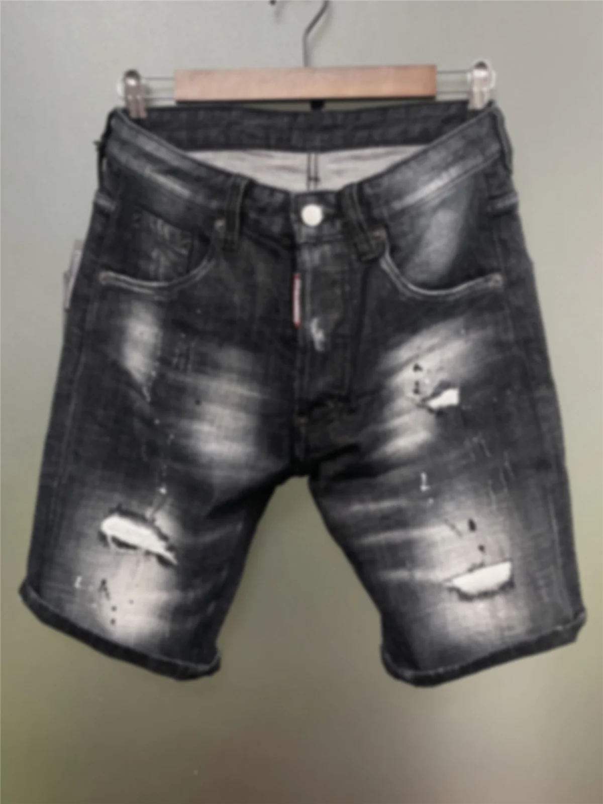 

2024 Small Foot D2 Jeans Fashionable Splicing with Broken Holes and Painted Old Quarter Jeans Shorts Men's Fashion