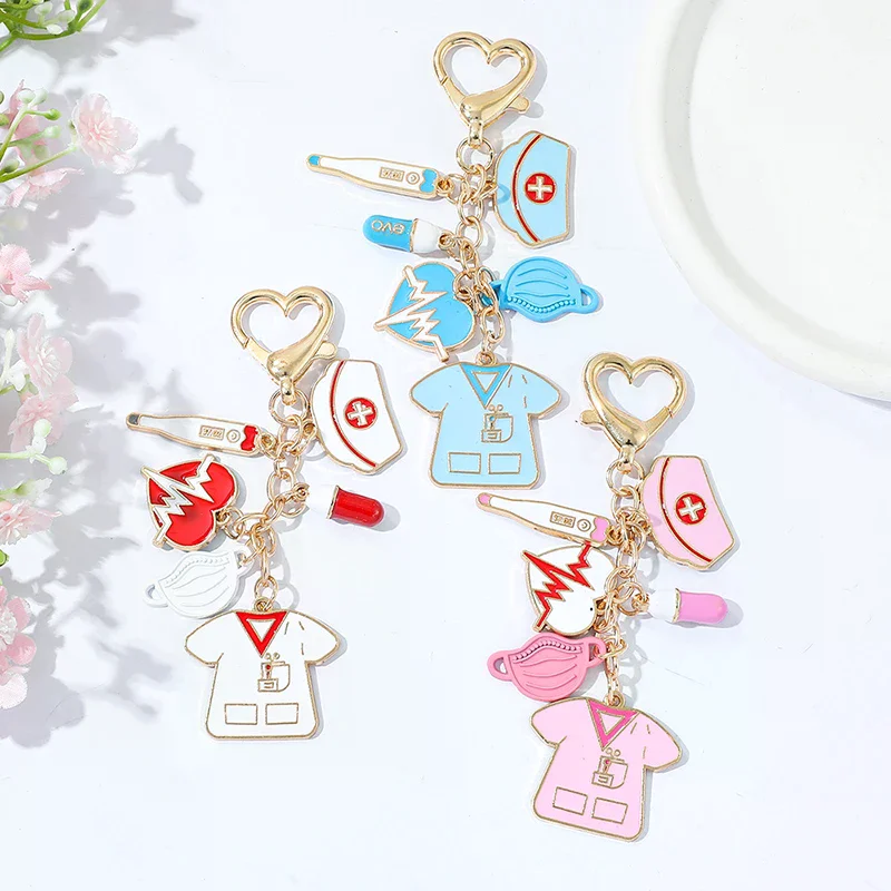 الكرتون مضخة التسريب ميزان الحرارة الجراحية قناع المينا المفاتيح أدوات طبية المعلقات للنساء الرجال ممرضة طبيب اليدوية هدية