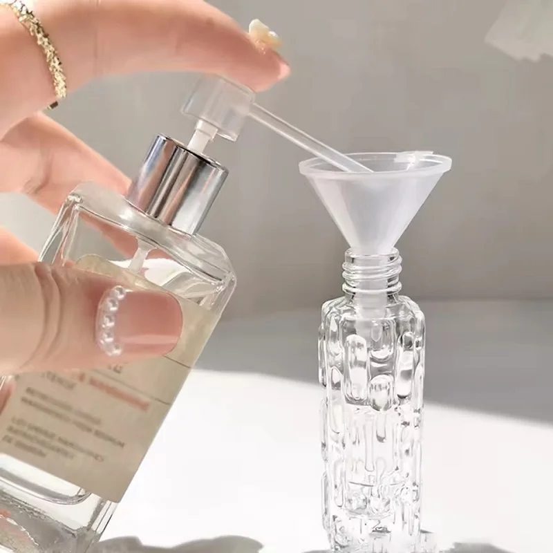 I Migliori Porta Profumi da Viaggio: Praticità e Stile