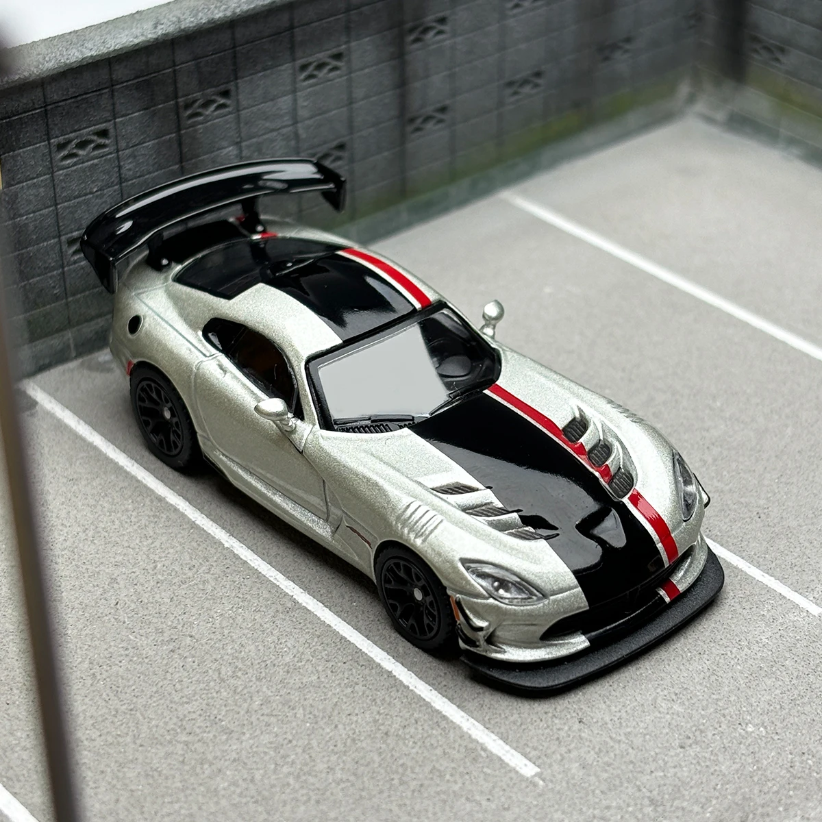 Tarmac Works TW Viper ACR Extreme1:64 diecast model car