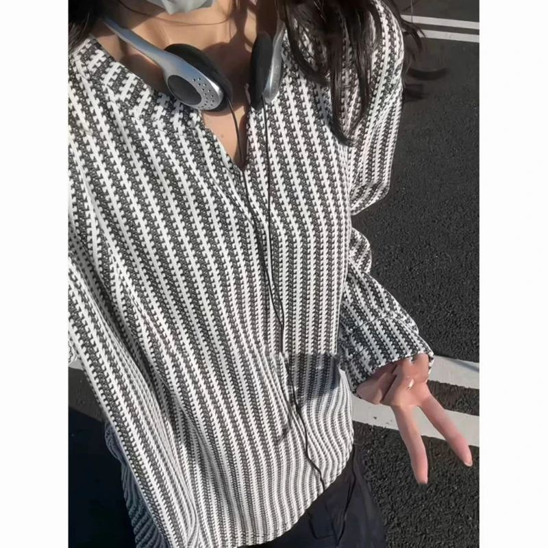 

Тонкие футболки с v-образным вырезом в ленивом стиле, мужские весенне-осенние новые свободные молодежные топы с длинными рукавами, модная повседневная мужская одежда