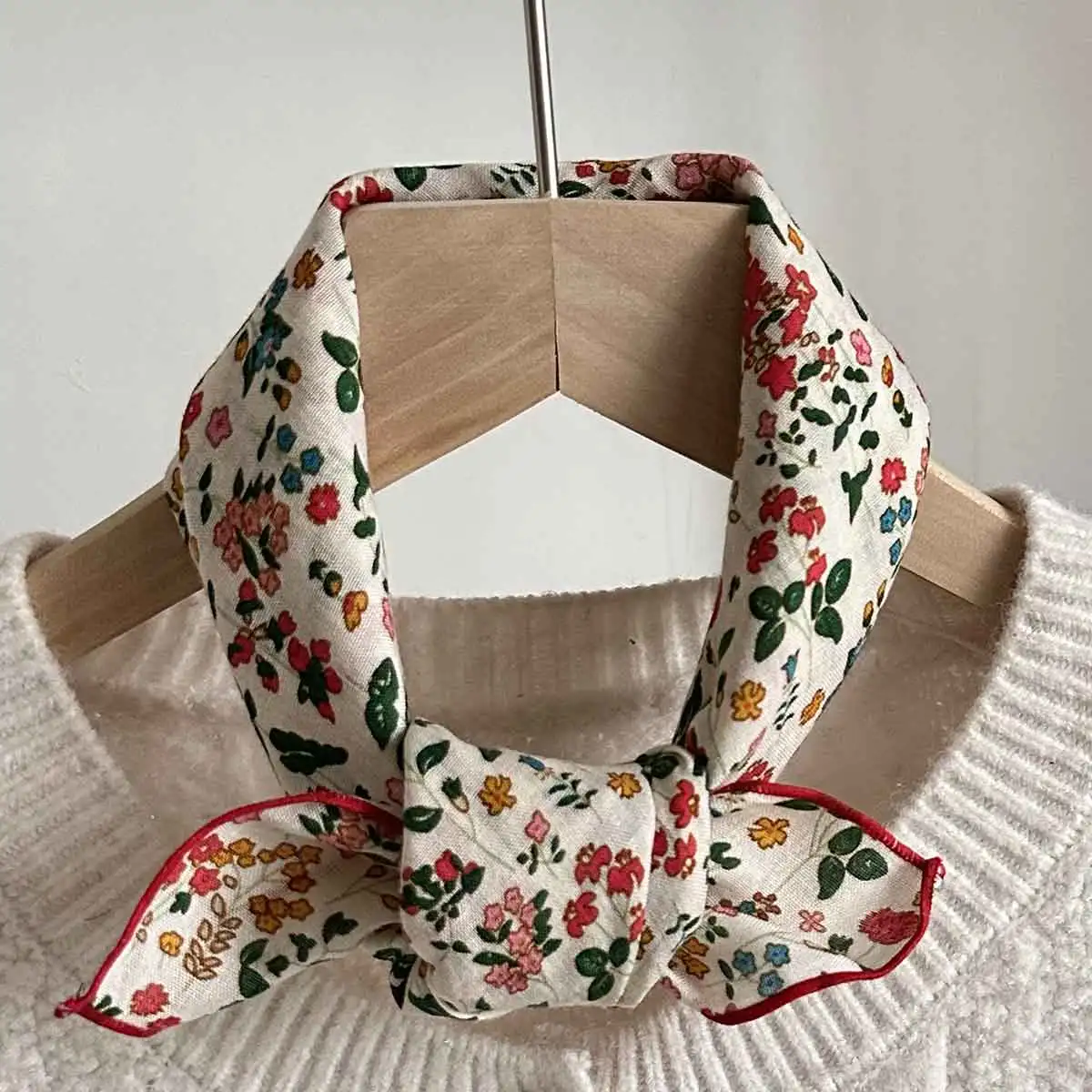 Spring and Summer New Women's Small Silk Scarf Bohemian Small Square Scarf European and American Versatile Flower Print Scarf