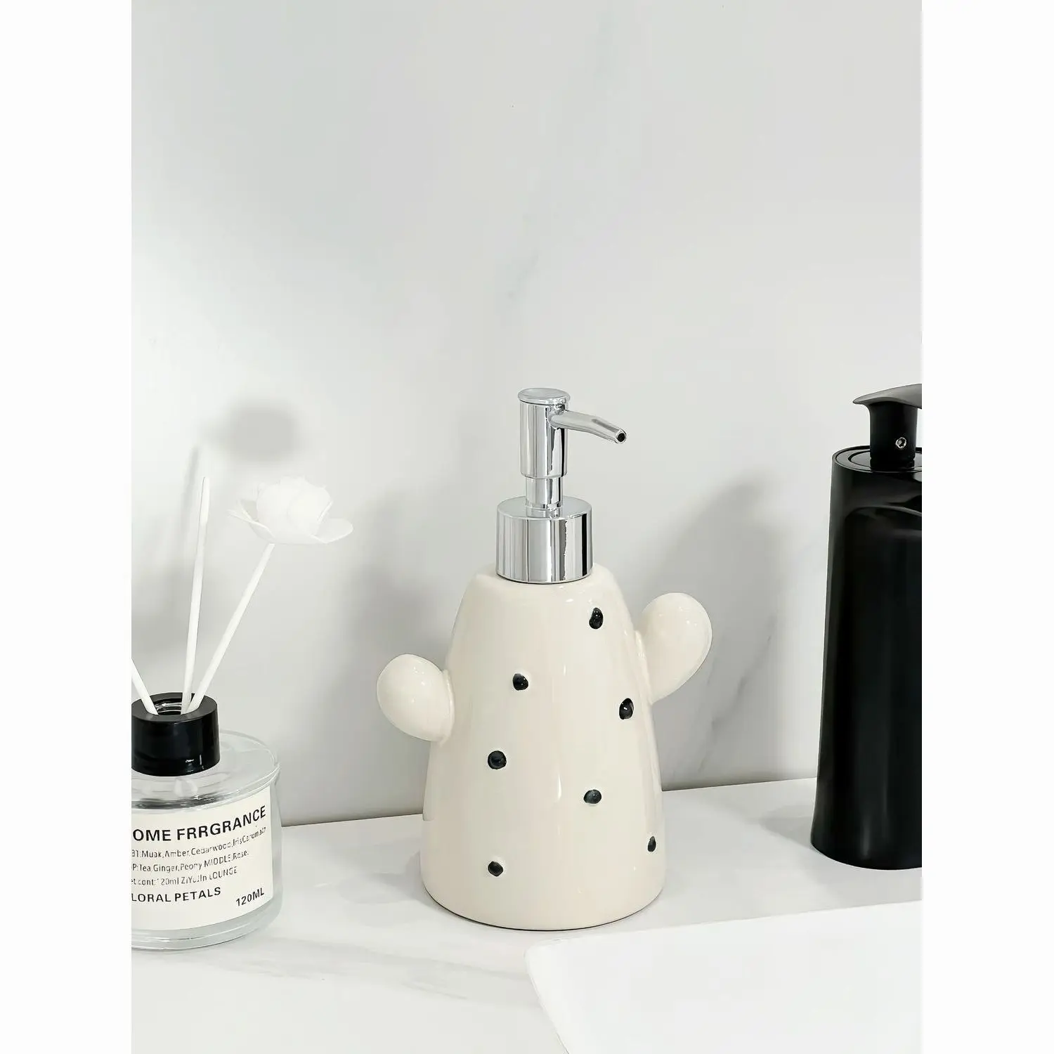 

Portable Soap Dispensers Ceramic bottling bottle press type shower gel lotion bottle Bathroom Home Hand sanitizer storage bottle