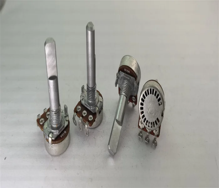 

Original new 100% 148 Type single potentiometer with step 21 point B100K handle length 30MMF hole foot (SWITCH)