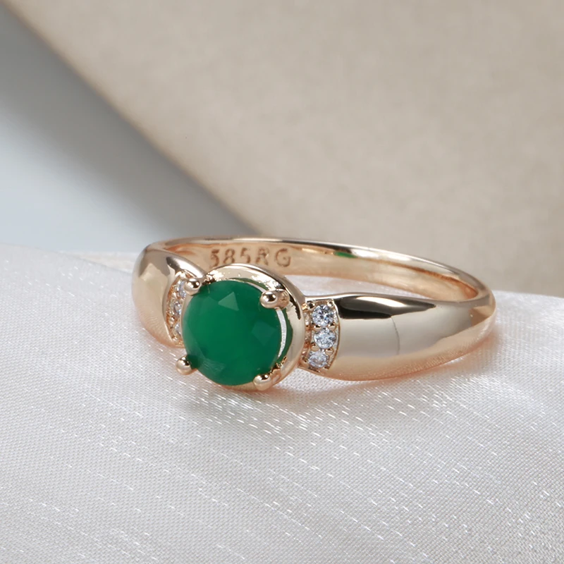 Delicate 585 Gold Circle Cut Emerald Zircon Ring for Women