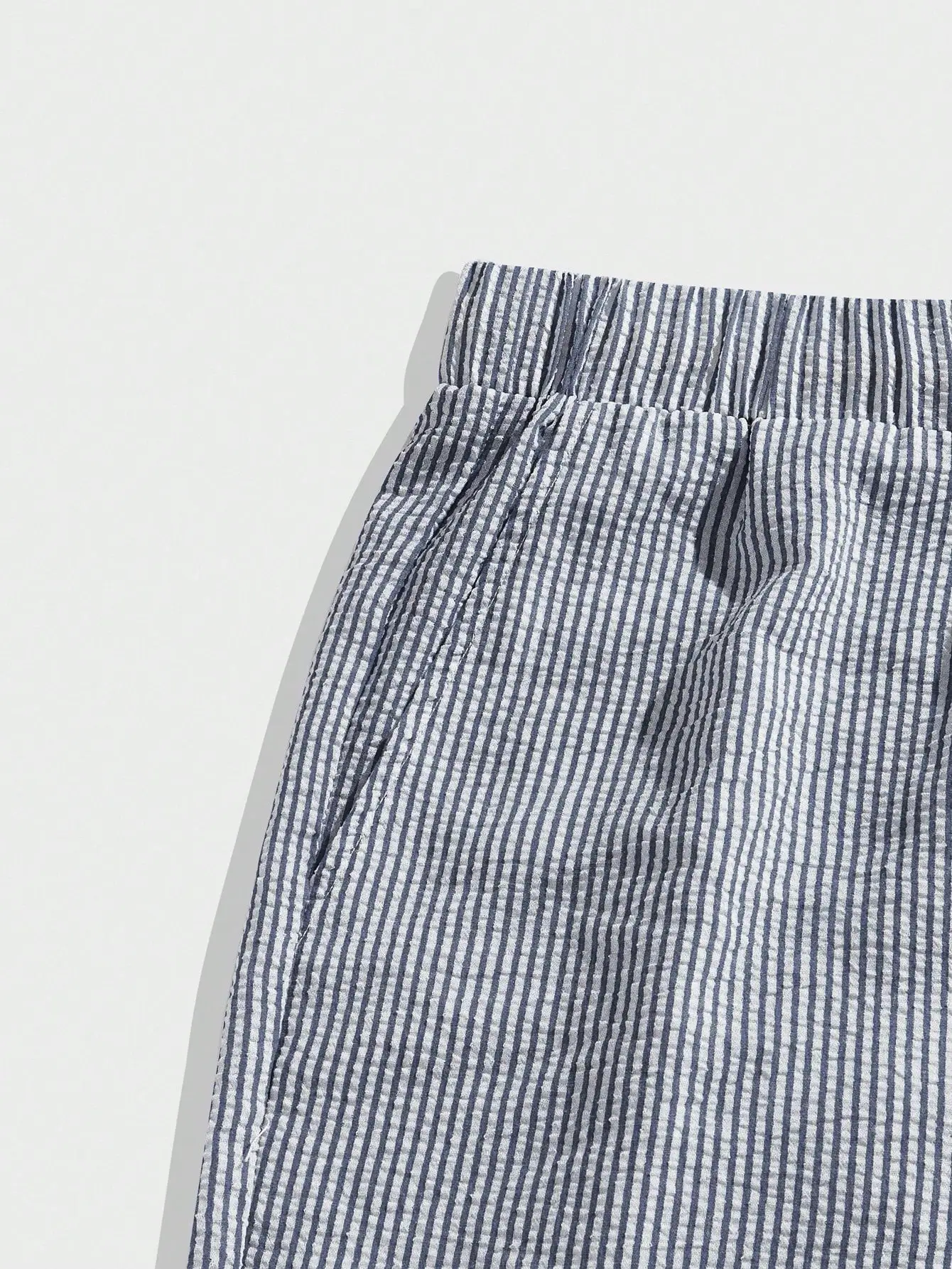 

Men Casual Vertical Striped Woven Slim Fit Shorts