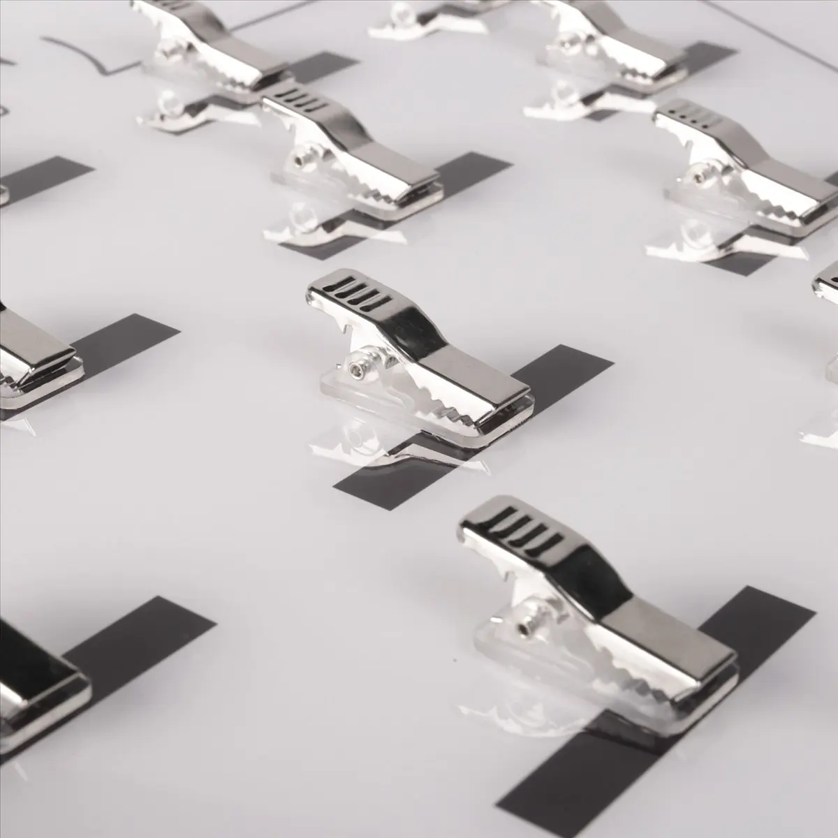 

AT54 Extension Holder Acrylic Hair Extension Holder Board-Clip in Wig Grafting Plate for Hairpieces Professional Salon Home