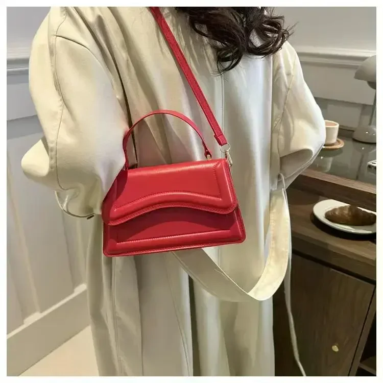 Hochwertige PU-Leder-Handtasche, Damen-Umhängetasche, einfarbig, Schultertasche, Crossbody-Tasche, kleine Tragetasche für Damen und Mädchen – Detail 9