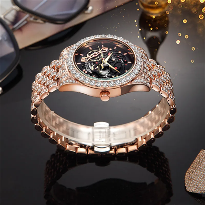 Men Big Brand Skeleton Watches Fashion Alloy Band Luxury Diamond Golden Date Quartz Vintage Watch Montres de Marque de Luxe 2024