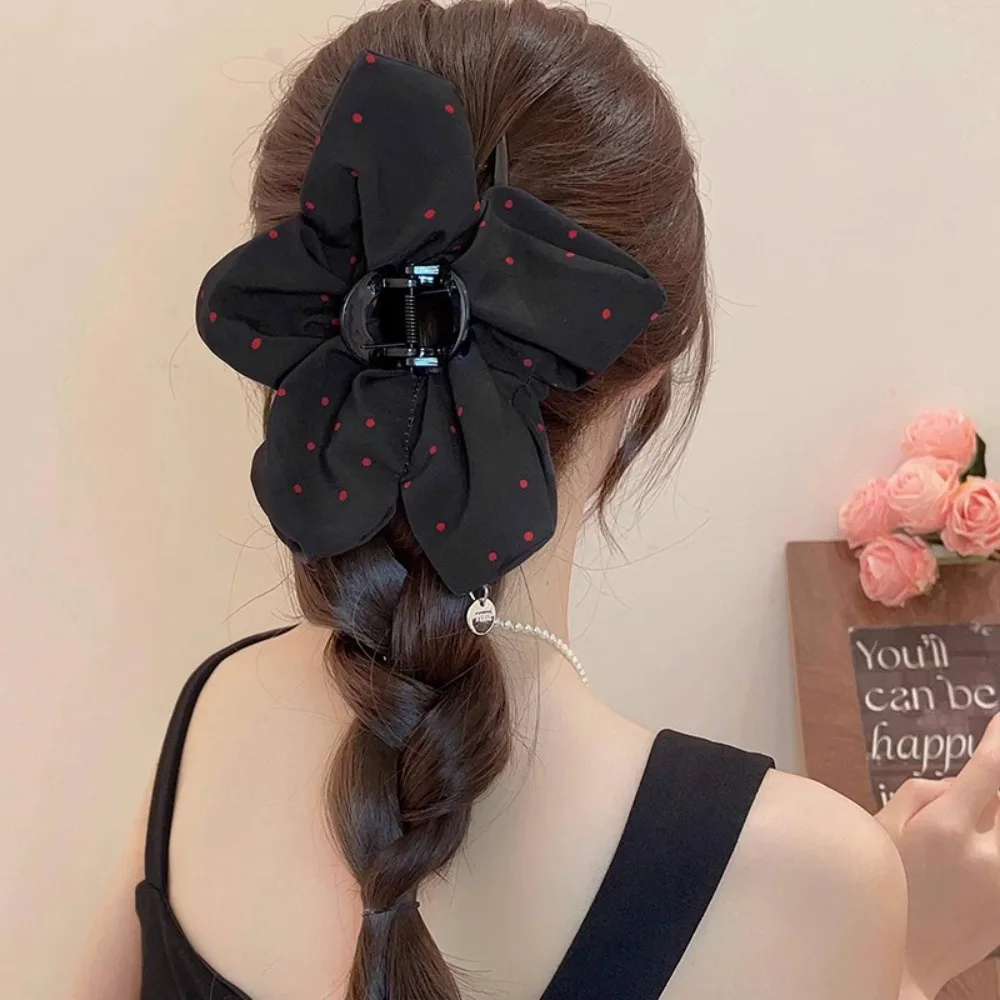 Personality Satin Exaggerated Crab Clip Wave Point Exquisite Scrunchies Shark Clip Ponytail Holder Cloth Flower Hair Claw Lady