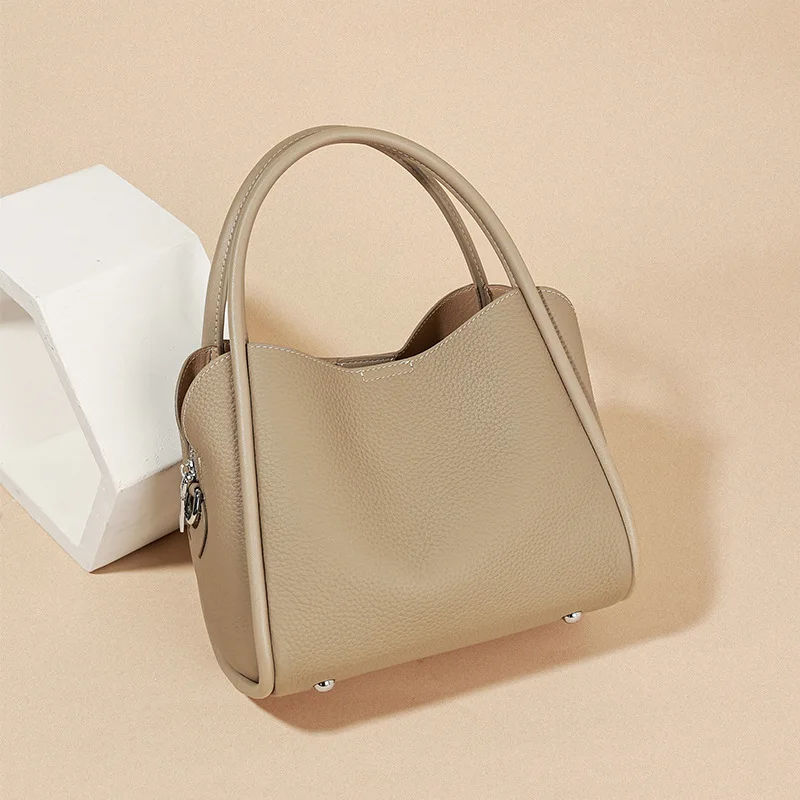 

2025 Новая большая сумка большой емкости из натуральной кожи, дизайнерская роскошная сумка для женщин, сумка через плечо в стиле ретро, сумки в уникальном стиле