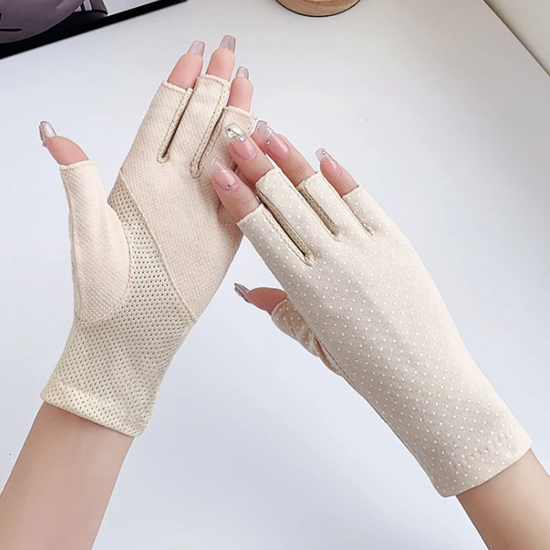 1 Pair Of UV Sunscreen Gloves Half-finger Manicure Anti-tanning Gloves Summer Cycling Anti-skid Open-finger Protective Gloves