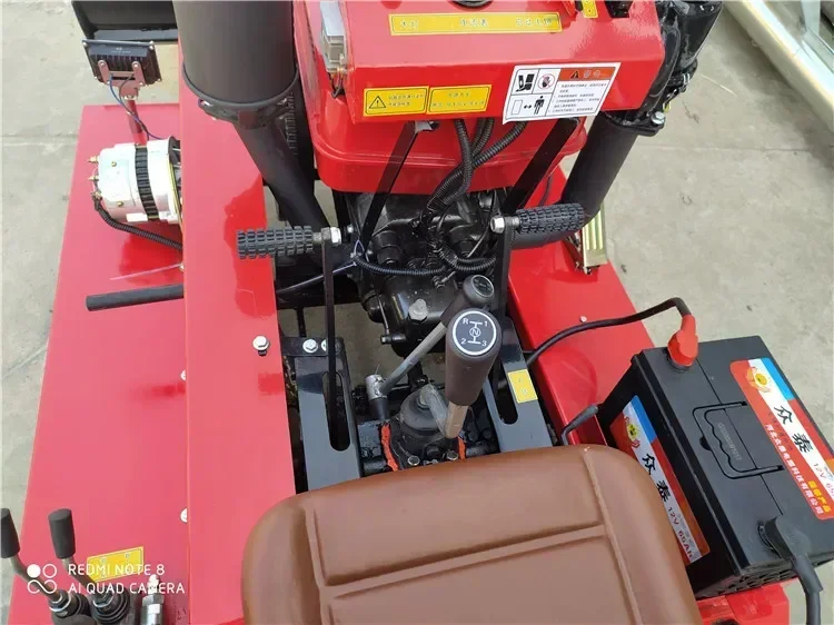 25HP Naik peralatan pertanian traktor mini taman anakan putar dengan alat hitching