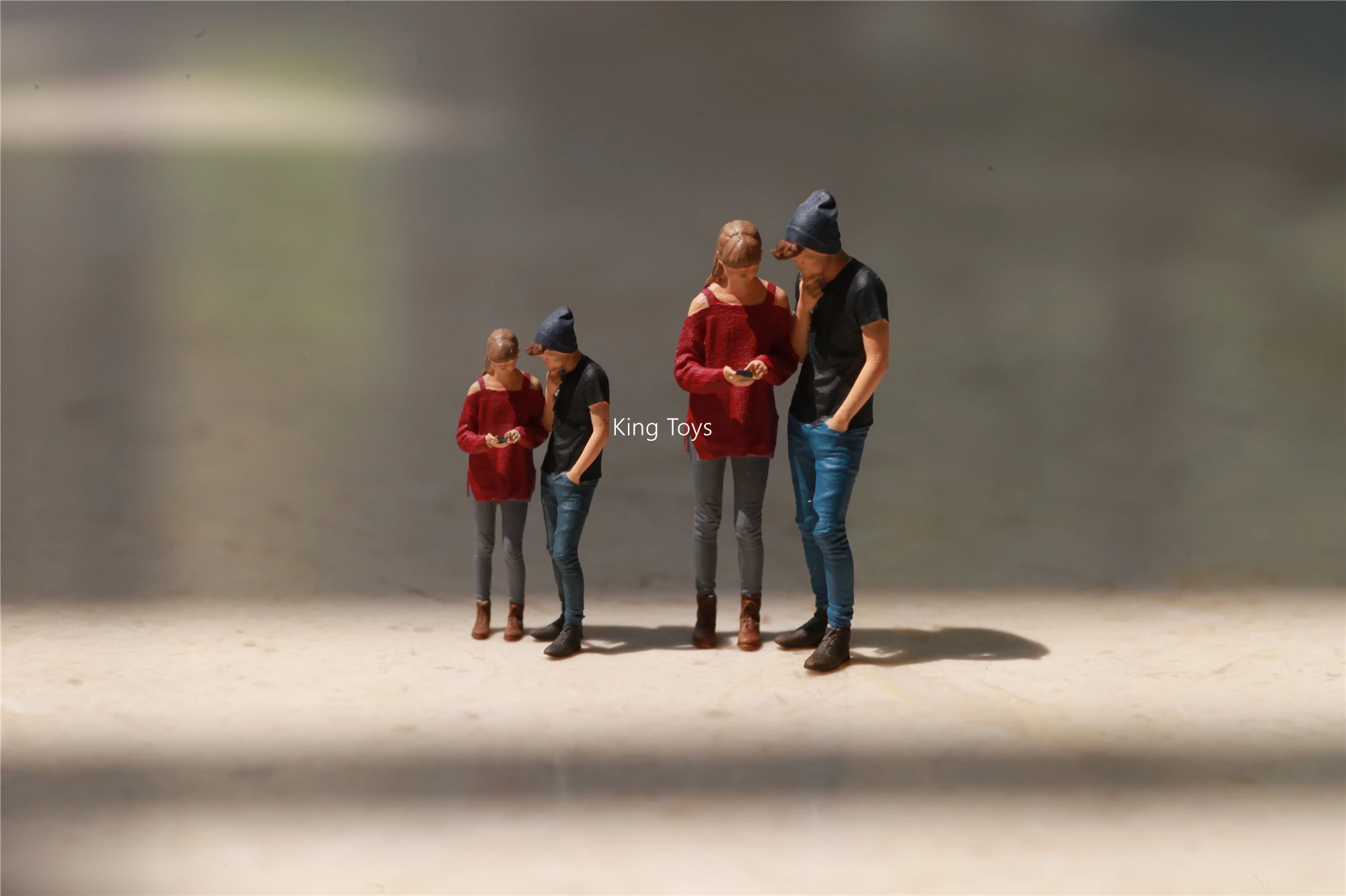 

King Toys 1/64 1/87 1/43 Figurines Scale Model Resin Loves Couple Dioramas Diecast Miniature Collection