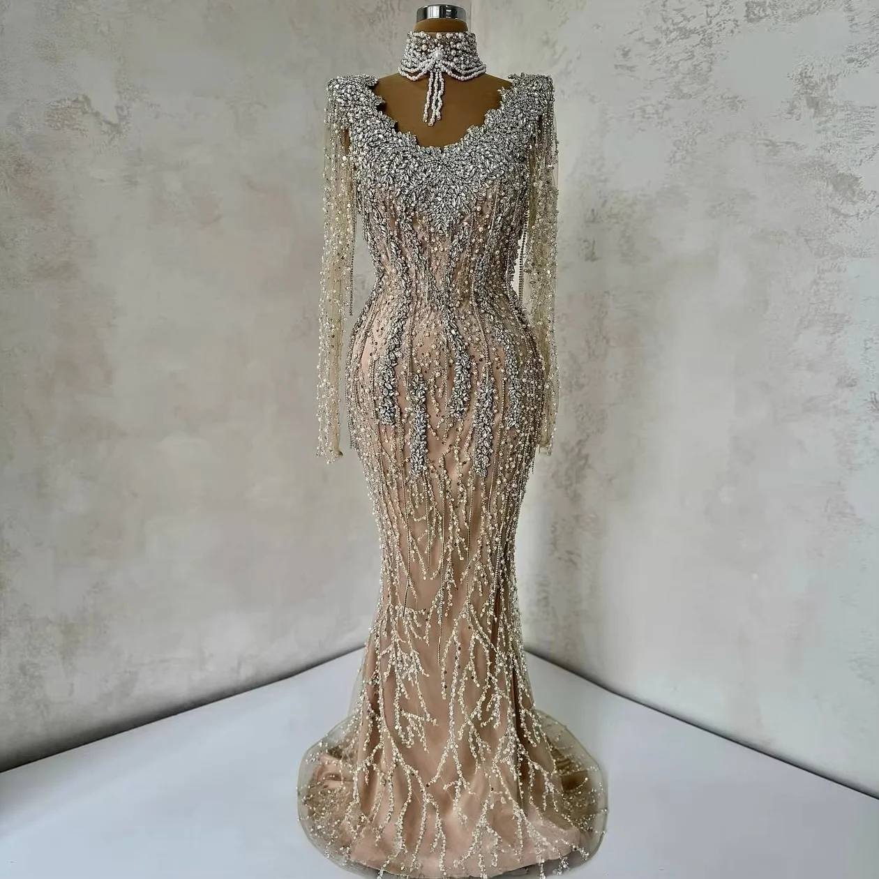 Luxury Middle Eastern Evening Dresses Long Sleeves Beaded Pearls Saudi Arabia Dubai Robe De Soiree Prom Dress Gown Customized