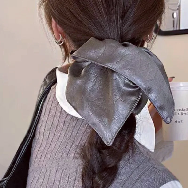 Fashion PU Leather Square Hair Scrunchies Black Silver Elastic Head Bands Women Cool Retro Hair Ropes Ponytail Holder Headwear