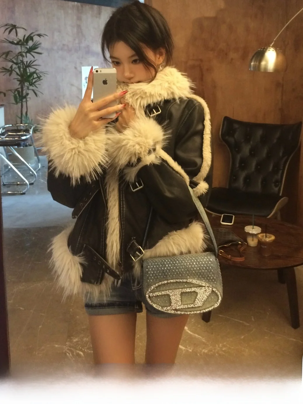 

Vintage MOXI Bold Sister Classic Heavy Industry Leather Fur Collar Jaet Cotton Fill Zipper Closure Long Sve Thiened Coat