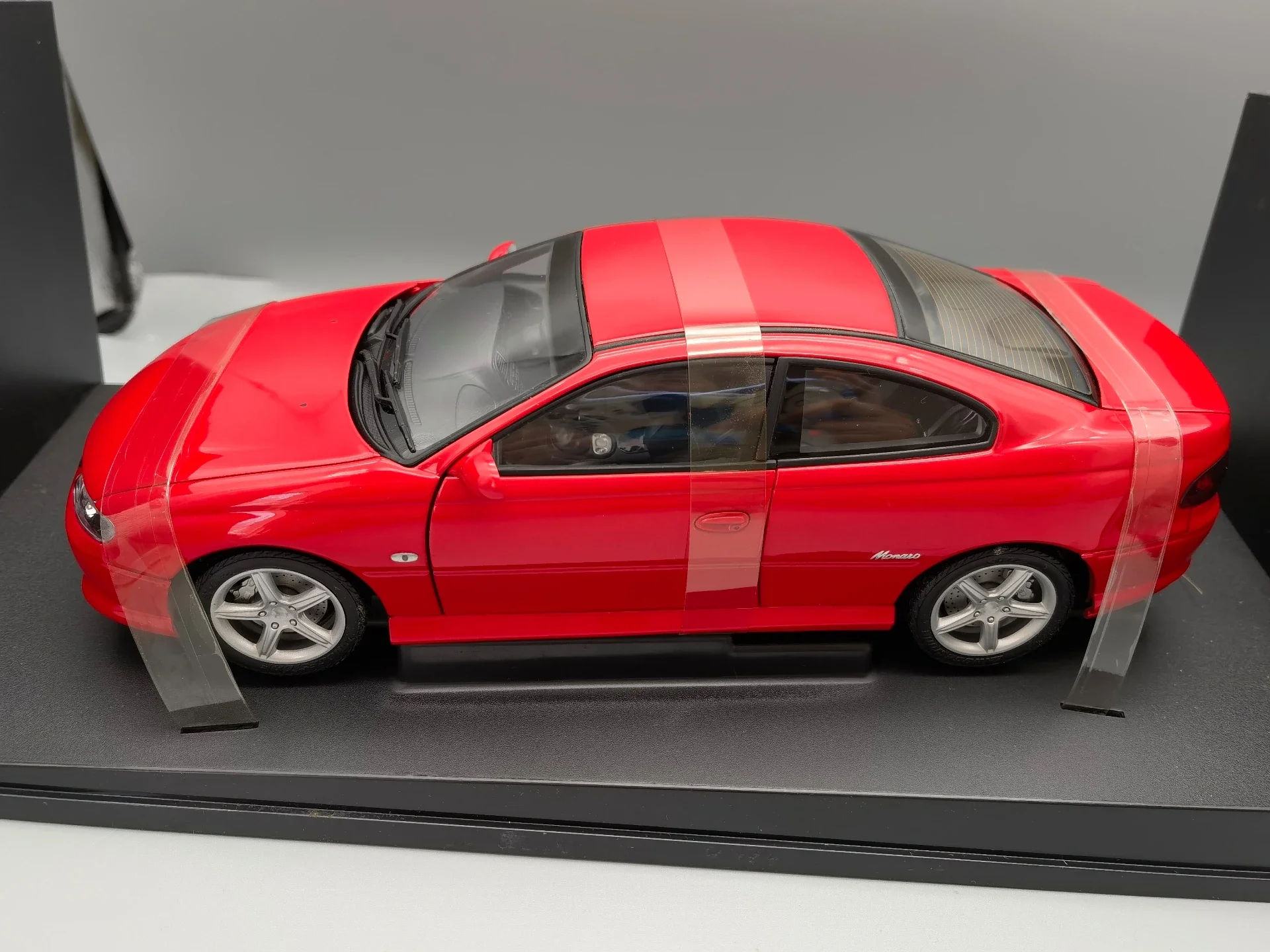 

Autoart 1:18 V2 MOnaro CV8 Red Simulation Limited Edition All Open Alloy Metal Static Car Model Toy Gift