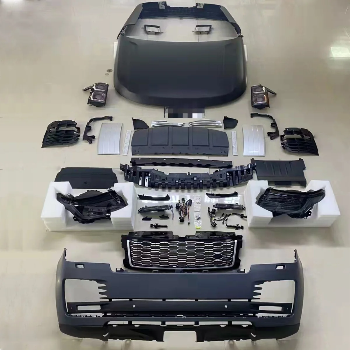Range rover vogue L405 2013-2017 year upgrade 2020 style model with bumpers grilles hood lights for range rover vogue