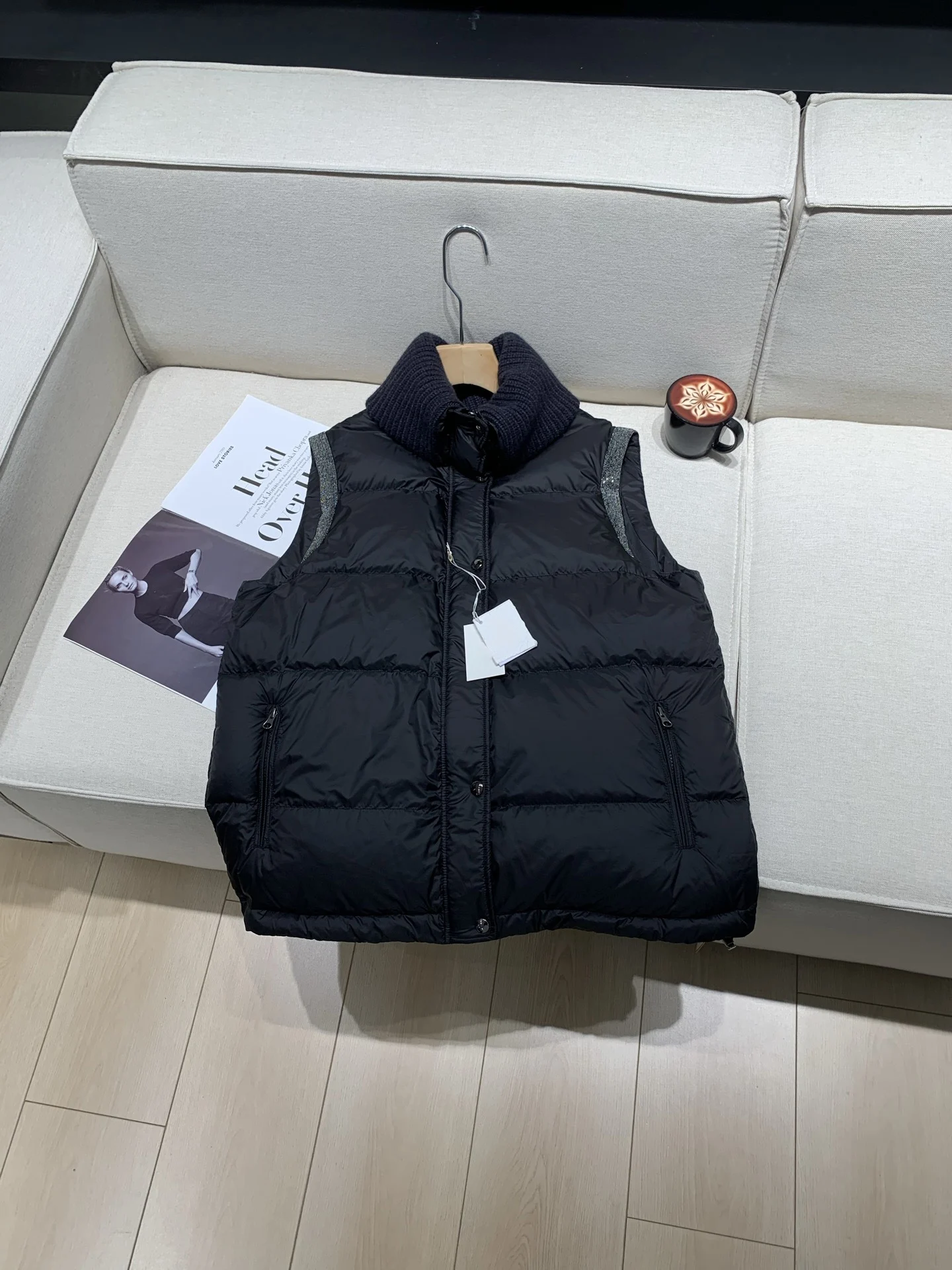 Nieuw herfst/winter hoogwaardig mode kralen kasjmier en ganzendons vest voor dames (2025)