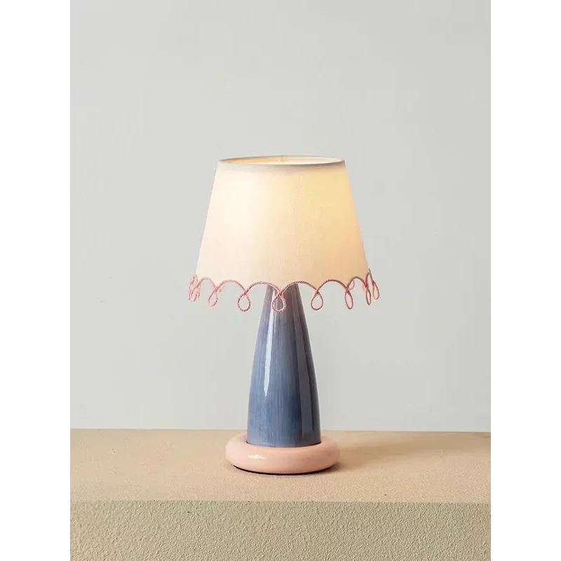 Cute Ceramic Table Lamp Two-Tone Base Twisted Rope Loop Fabric Shade Decorative Bedside Lamp Bedroom Nursery Homestay