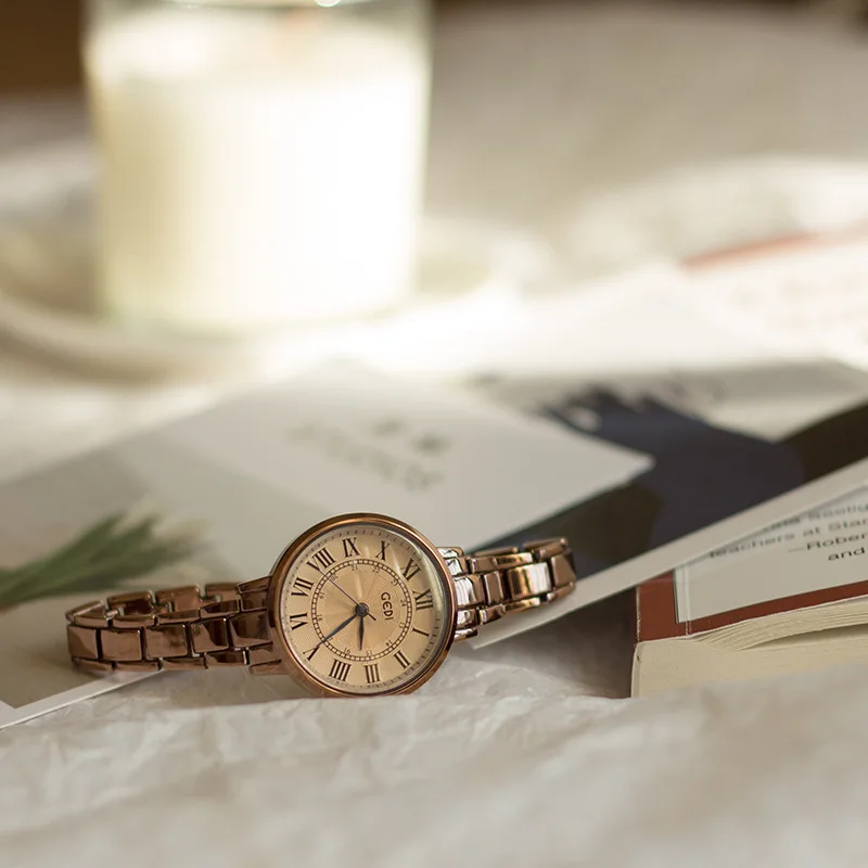 New Brown Small Dial Women'S WatchSimpleElegantCasual, RetroLight Luxury, Exquisite, Versatile, High-End, Trendy Women'S Watch.