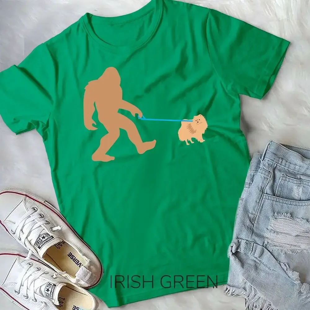 Bigfoot Walking Pomeranian Dog Funny Sasquatch Gift T-Shirt Unisex T-shirt