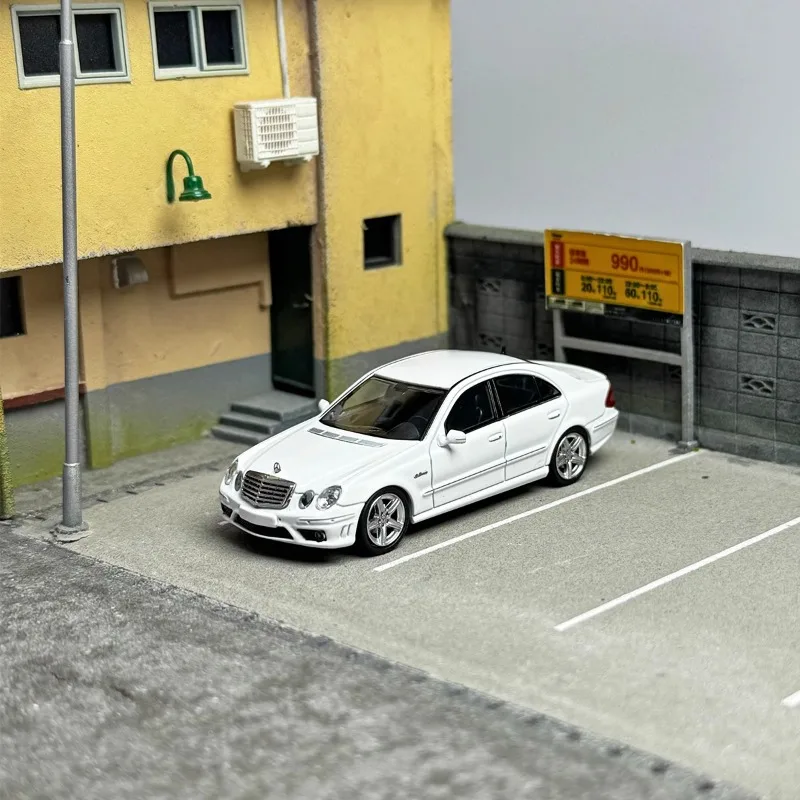 Diecast 1/64 Size Mercedes Benz Model Car Benz E63 W211 Alloy Car Model Toys for Boys Collection Display Hobby Original Box