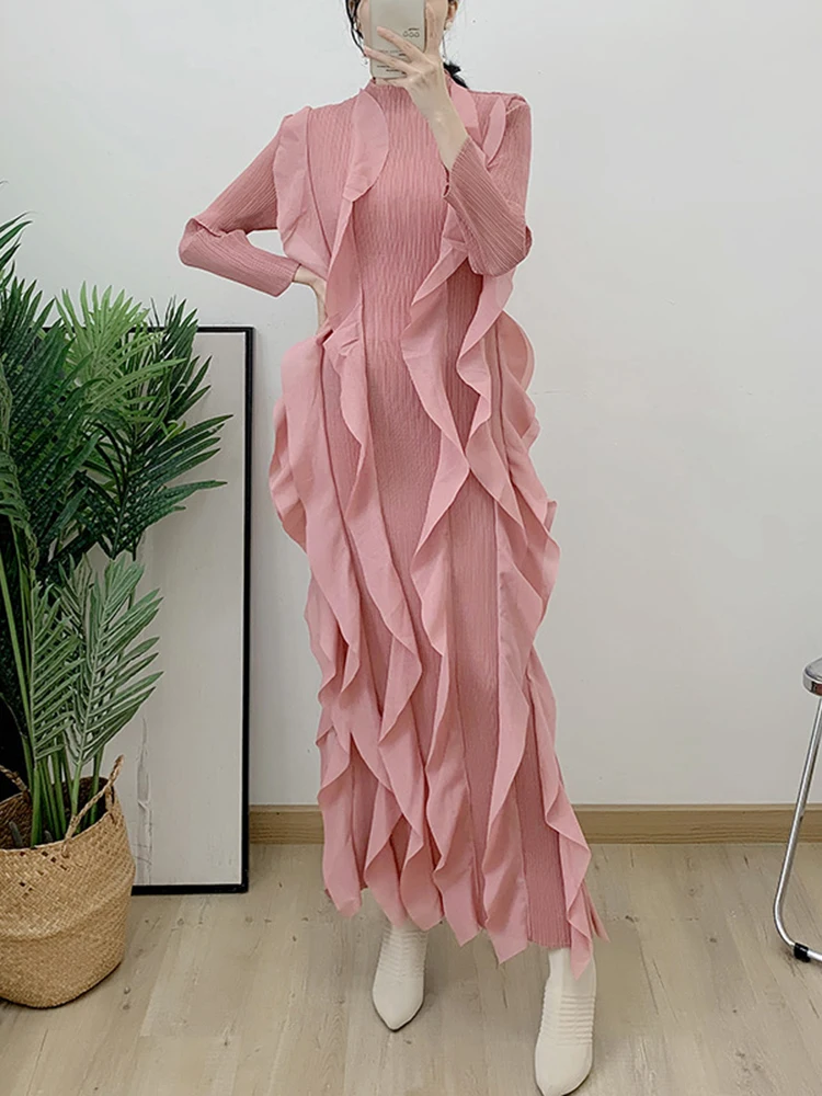 GVUW Pleated Dress For Women Slim Solid Color O-neck Long Sleeve Flowers Edgs Female Evening 2024 Spring New Dresses 17G2001