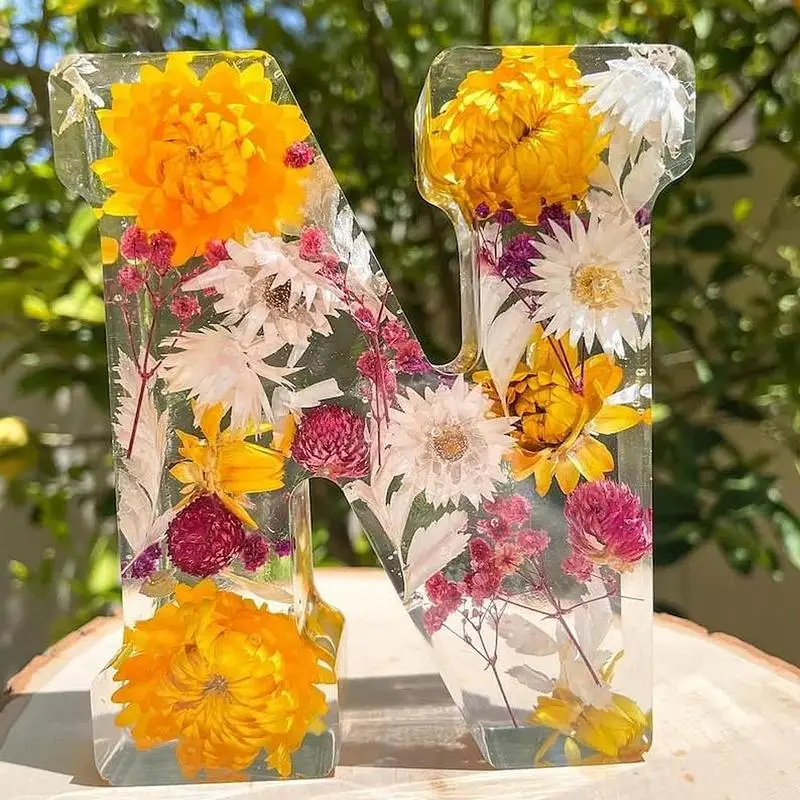 Floral 26 Letters Night Lights Decorative Resin Lamp with Initial Letter & Dry Flower Creative Table Light Night Lamp Glowing
