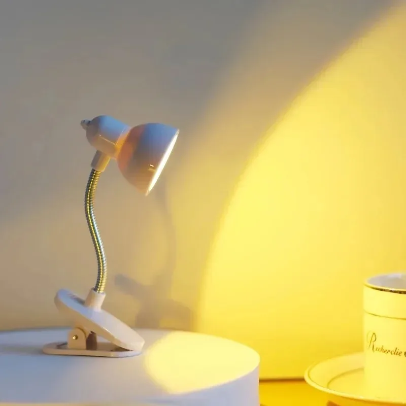 1Pcs Portable Eye-Friendly Reading Lamp - Warm BrightMini Book Lig Clip-On Light with Long-lasting Battery for Books and Desks