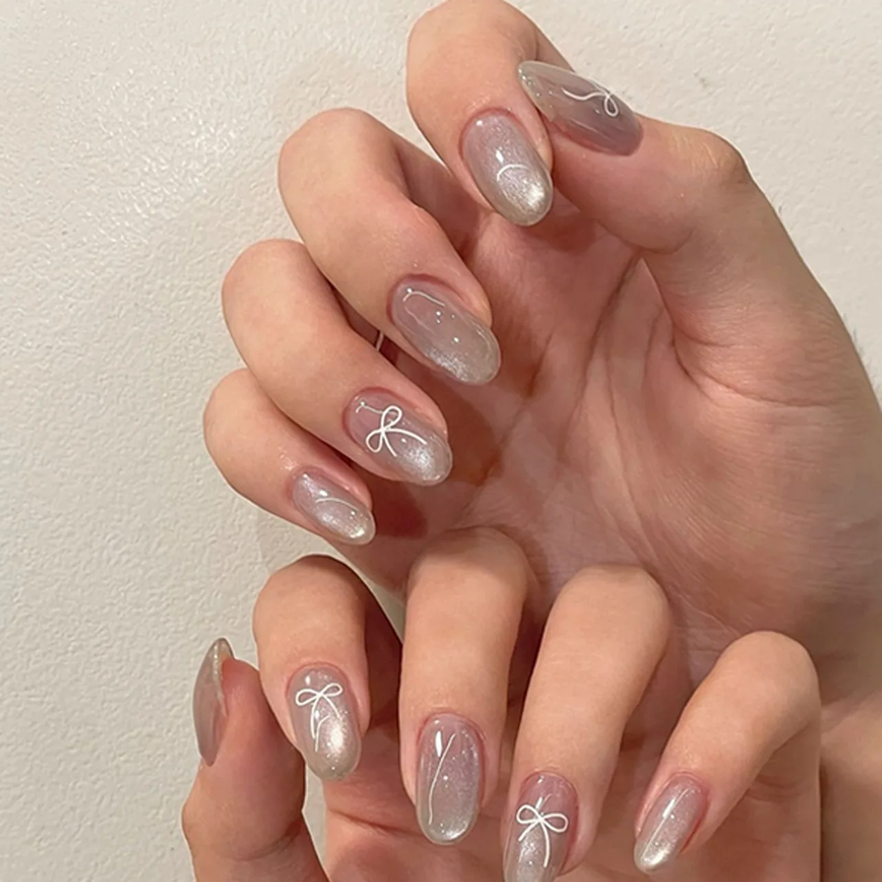 핑크 고양이 눈 가짜 손톱, 아몬드, 심플한 글리터 디자인, 라운드 헤드, 풀 커버, 프레스 네일, 완성 된 탈착식 가짜 손톱, 24 개
