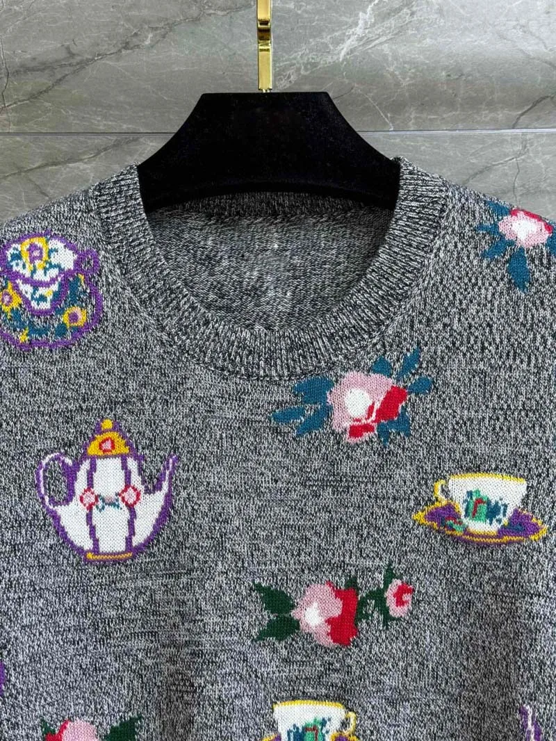Women\'s sweater with niche design, fashionable and sweet temperament, embroidered flower cashmere knit pullover sweater