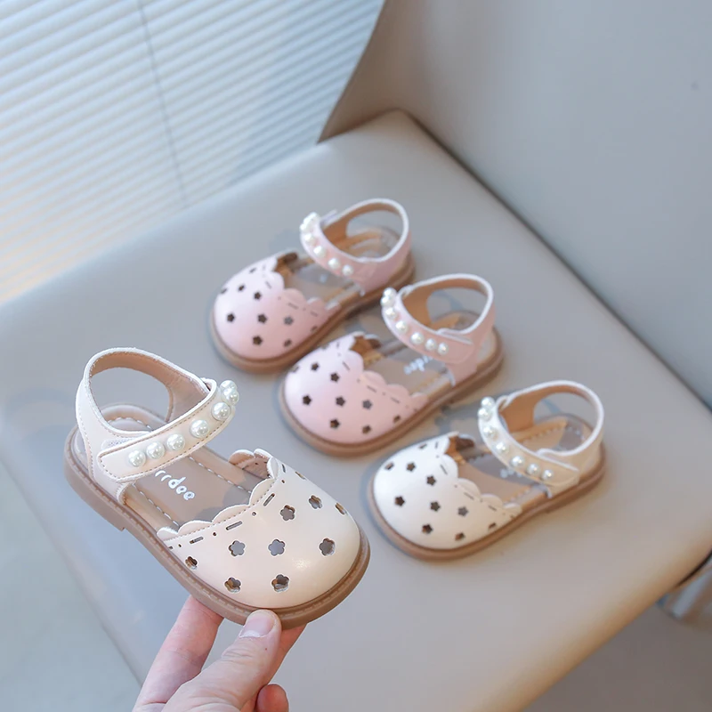 

Сандалии для девочек, новинка лета 2024, дышащая детская пляжная обувь из искусственной кожи, легкая детская обувь на плоской подошве, размер 21–30 лет