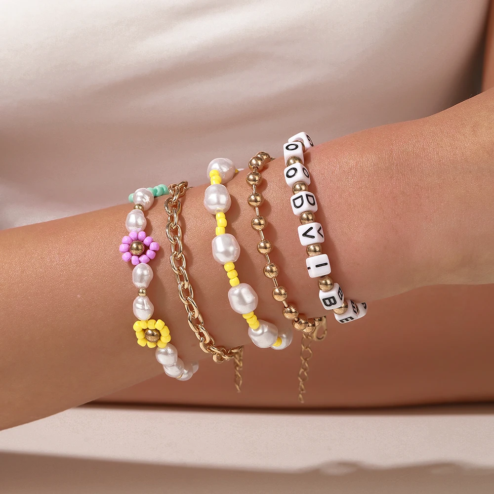 

5 Pcs/Set Lovely Colorful Rice Beads Flower Pearl Bracelets For Women Bohemian Metal Chain Letter Bracelet Handmade Jewelry Gift