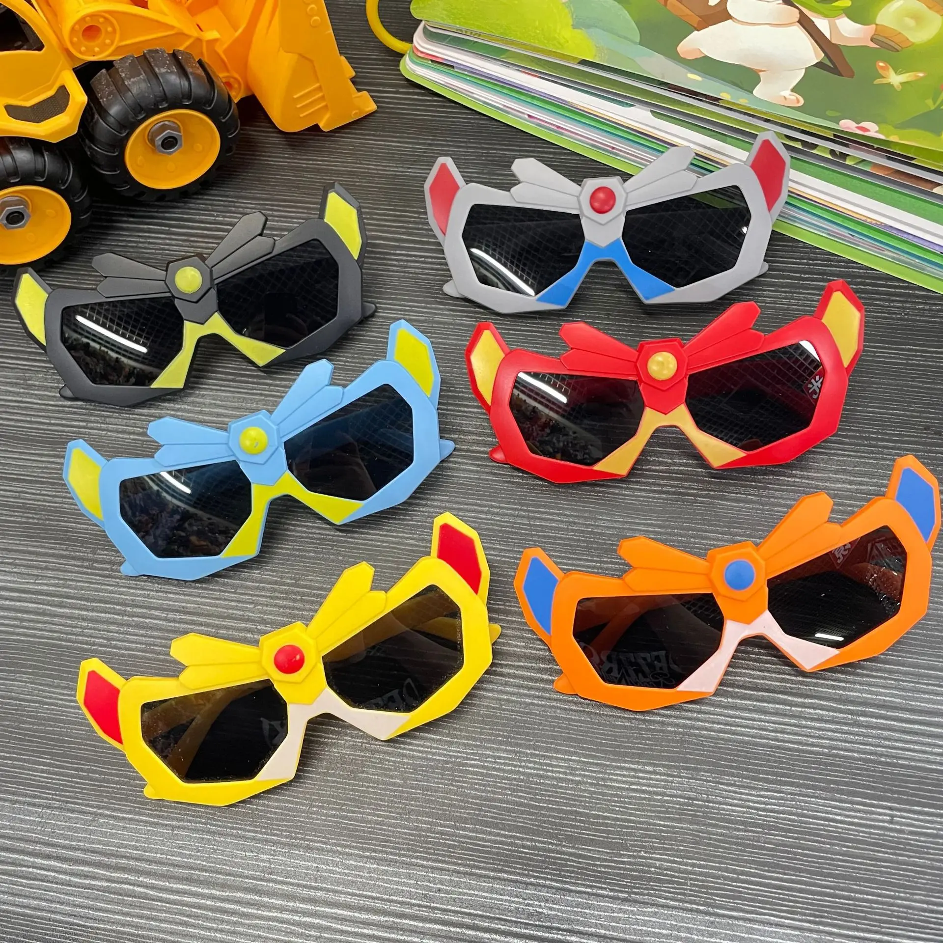 

2025 New Children's Sunglasses Cartoon UV Protection Sunglasses Cute Iron Man Glasses Sun Protection Decoration Photo