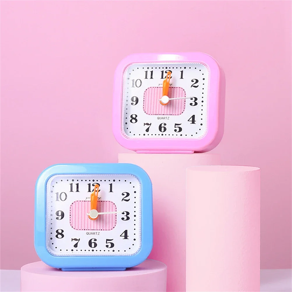 Table Clock Alarm Clock Random Color 8.2x7.5cm Bedside Desk Clock Radios For Student Bedroom Home Decoration Loud Alarm Clock