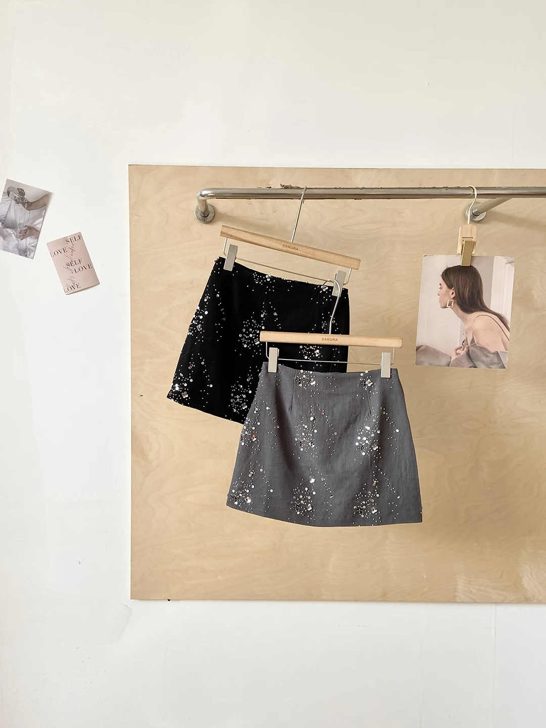Fashionable Heavy-duty Sequin Half-length Short Skirt Women's High-waist Slimming Anti-exposure A-line Skirt Polyester Fiber