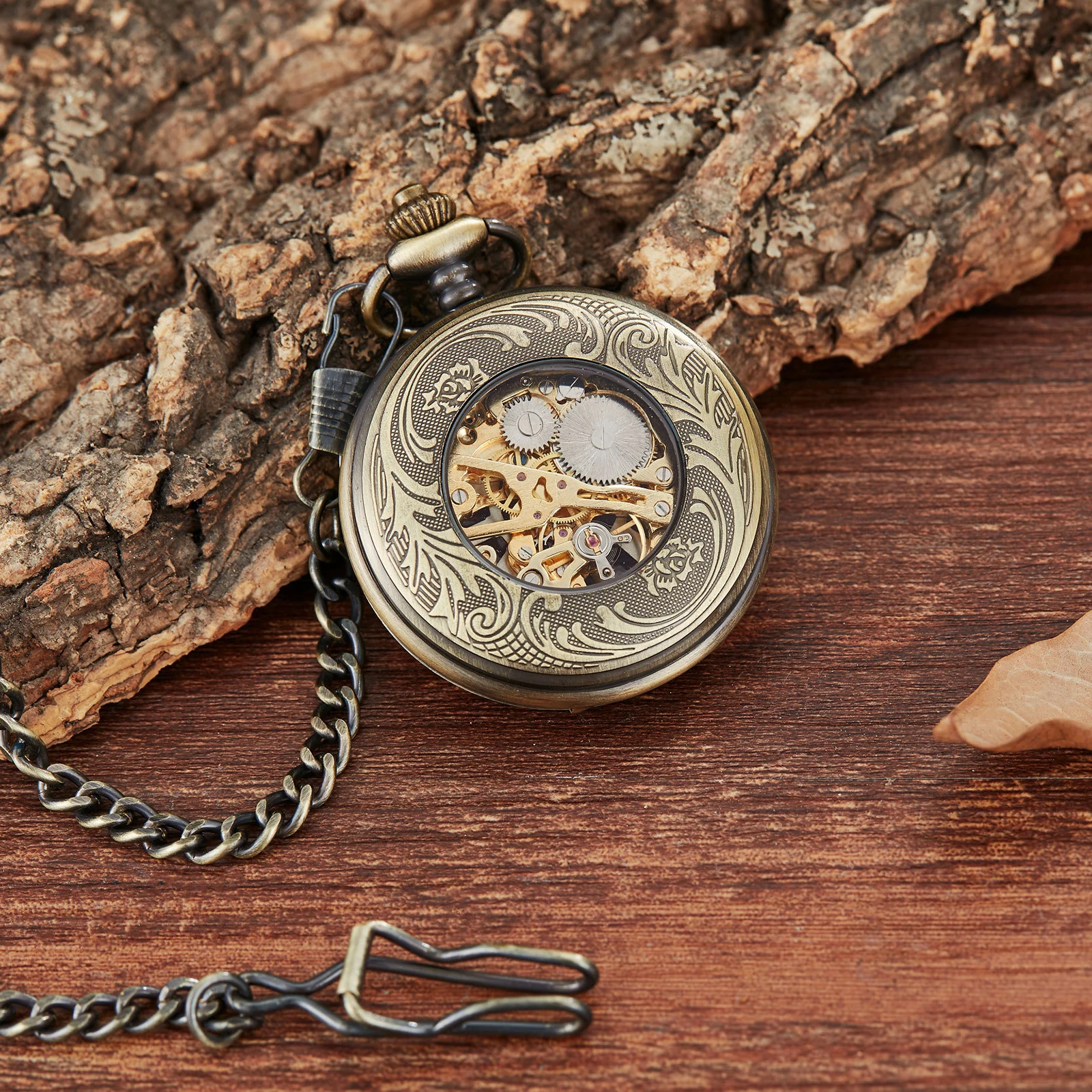 Vintage Retro Mechanical Hand Wind Antique Pocket Watch Exquisite Roman Numerals Dial Display Skeleton Pendant Clock Gifts