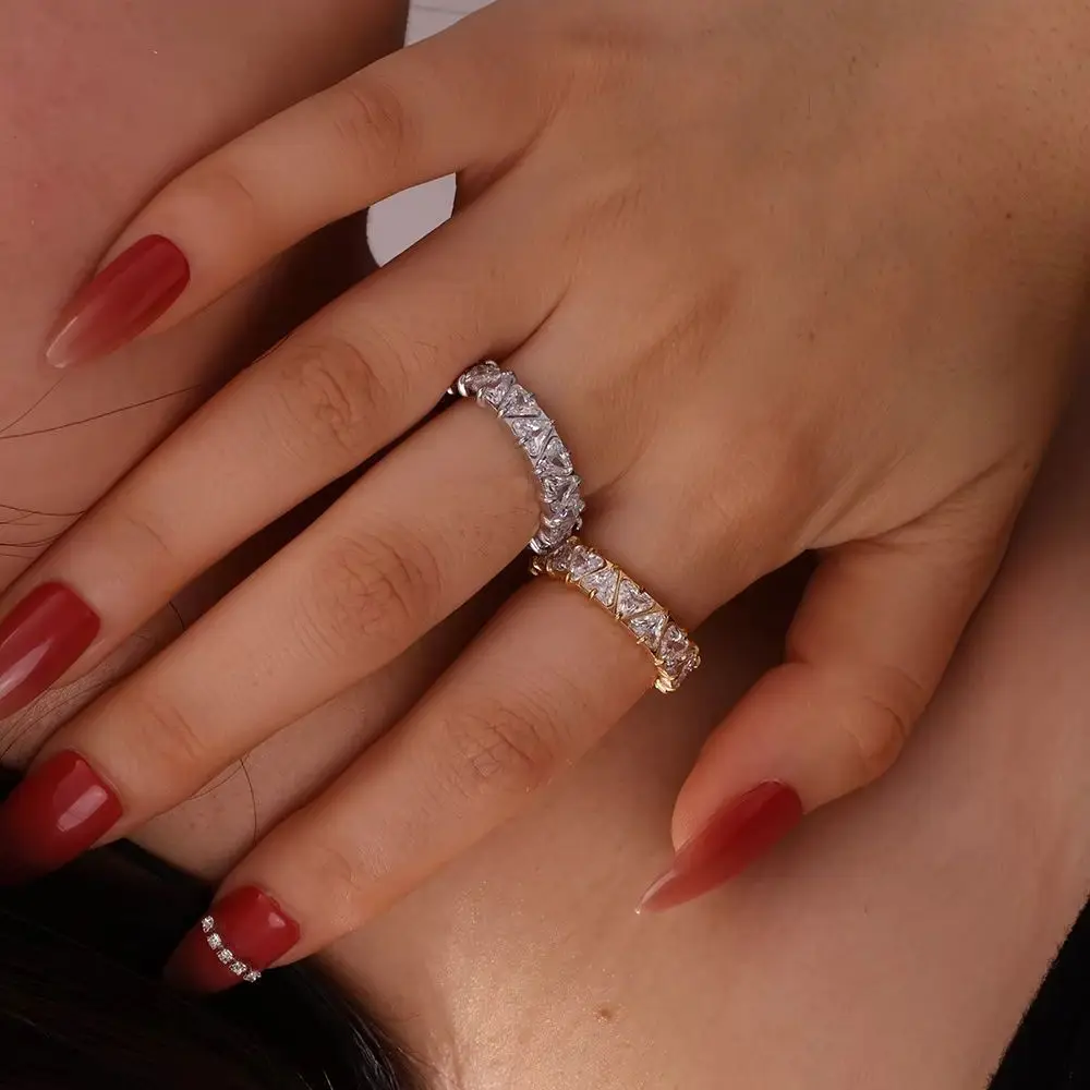 Full circle inlaid single row triangular titanium zircon ring for women, gifts ring for women, triangular zircon ring for women