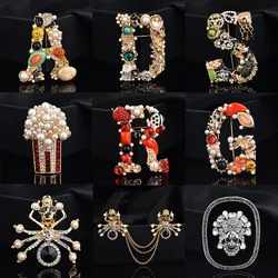 Fashion Unique Design Initial Name Letters Brooch Retro Gem Pearl Crystal Enamel Brooch Pin Women Men's Clothes Decrotion Pins