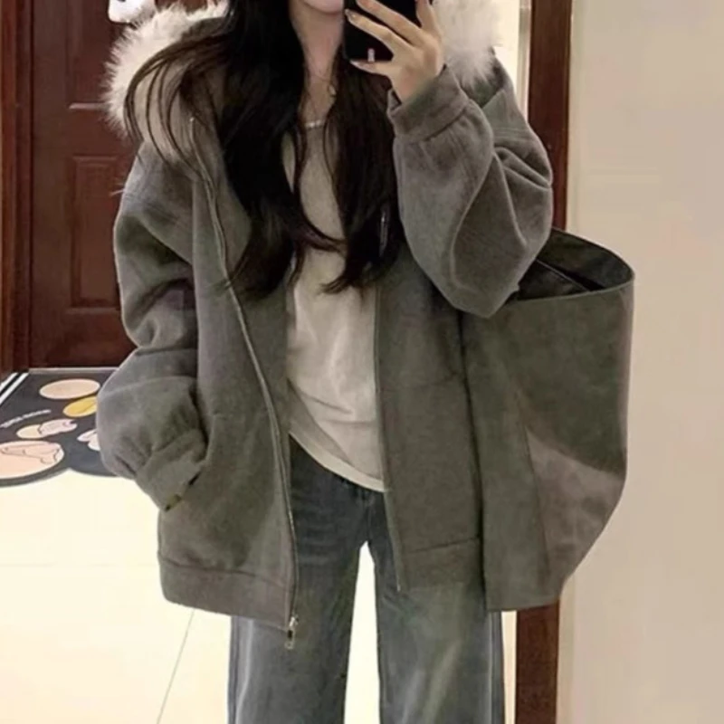 

Large Fur Collar Hooded Sweatshirt with Fleece and Thickened Jacket Women's Fall/winter 2025 Loose and Lazy Cropped Casual Top