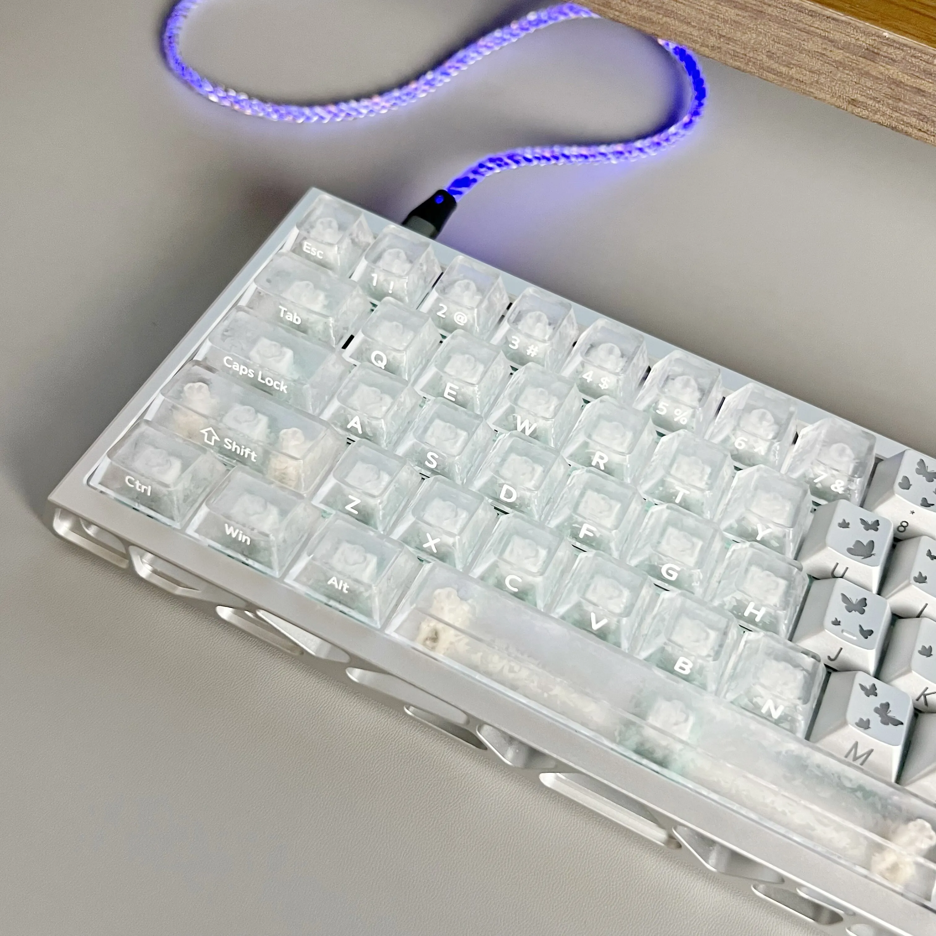 

Ice carbon forged carbon texture carbon fiber texture side engraved light transmission original keycap wooting magnetic axis