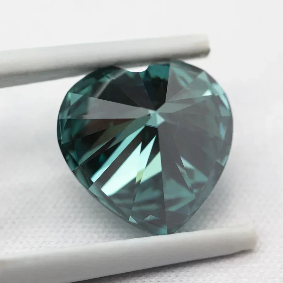 Moissanite Stone Natural Colour Emerald Heart Shape Pass Diamond Tester Charms Top Jewelry Making Materials with GRA Certificate
