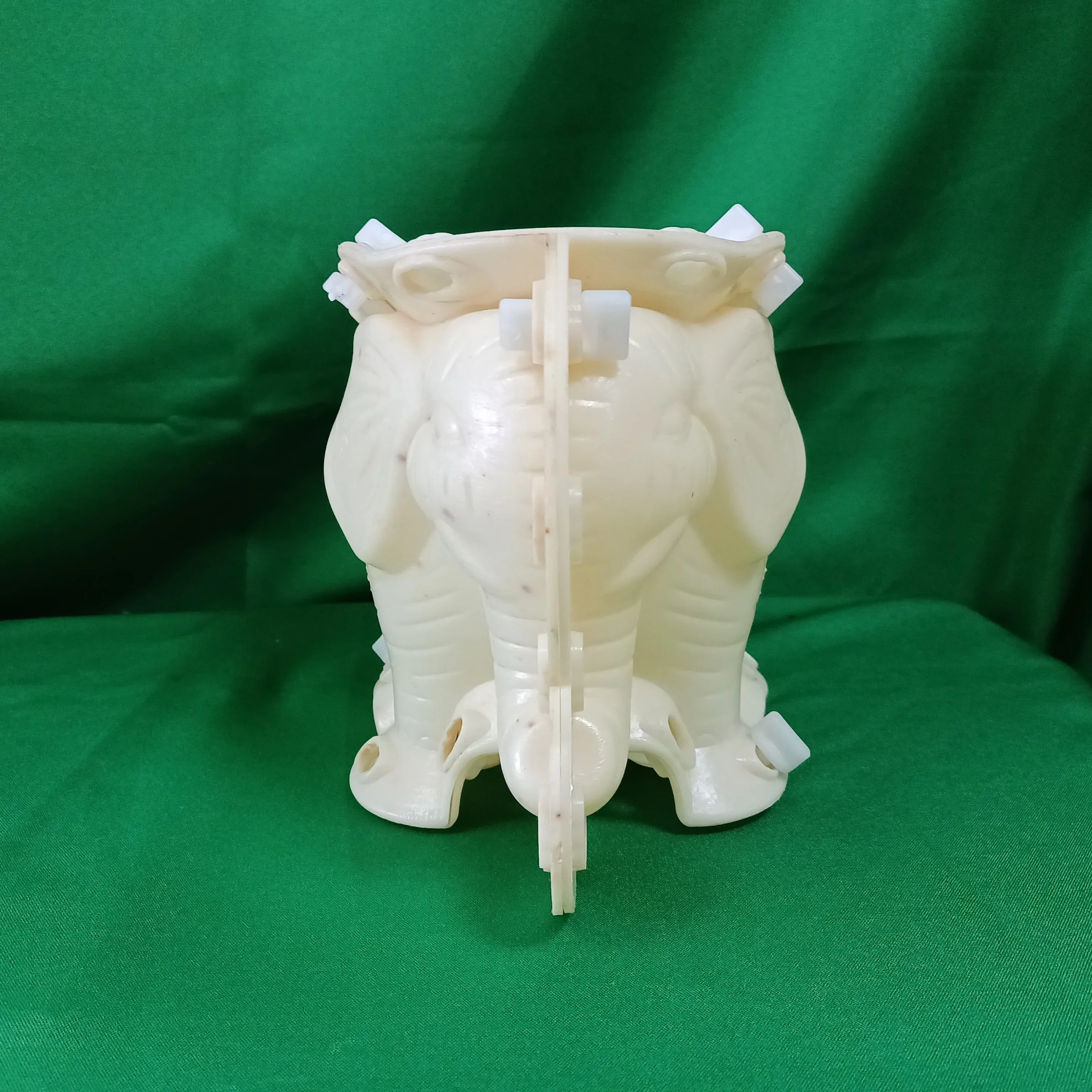 Precast Garden ตกแต่งคอนกรีตสัตว์ช้างรูปร่างชาวไร่ดอกไม้หม้อแม่พิมพ์สําหรับ Garden