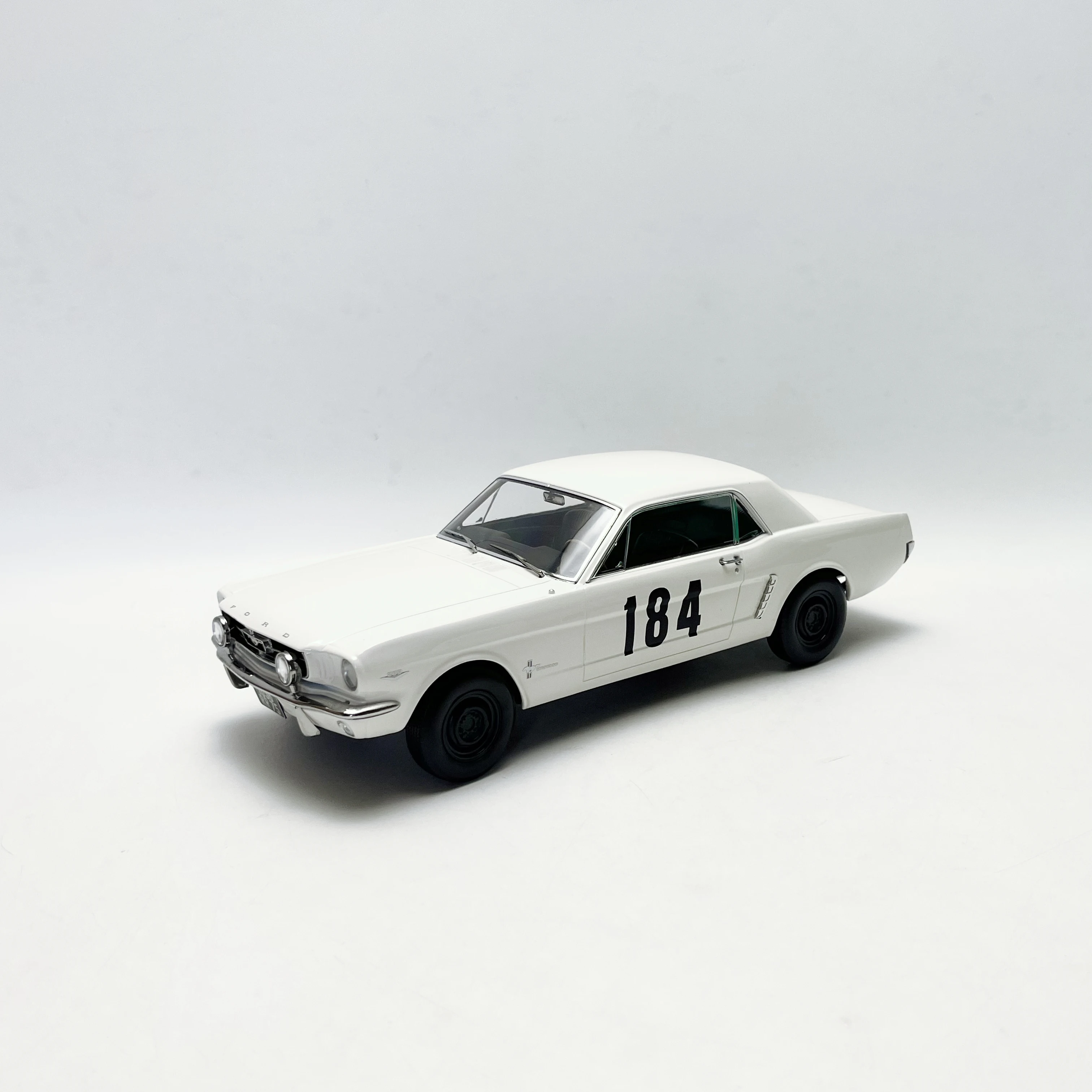 Norev 1/18 Ford Mustang 184 Mustang 1965 Alloy Car Model view 5
