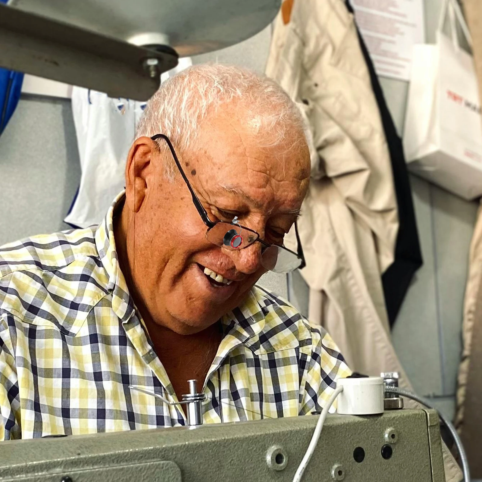 

10X Watch Repair Magnifying Glass Clip on Eyeglass Magnifier Portable Glasses Lens Scratch Repair Kit Headband Magnifier